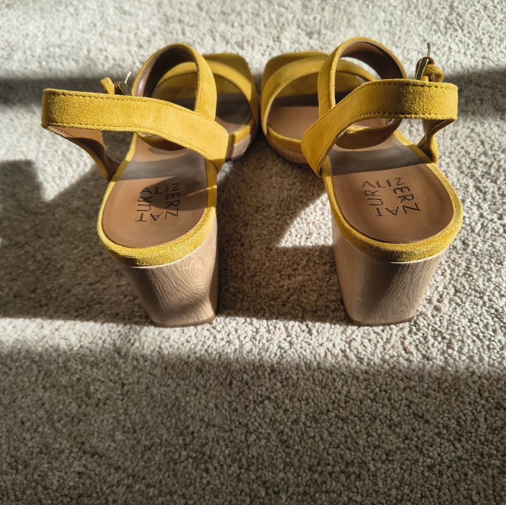 Like New Naturalizer Yellow Suede Block Heel Sandals 8.5 Wide - Picture 5 of 9